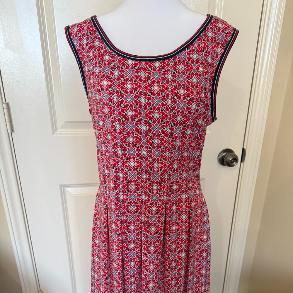 Max Studio ~ Sleeveless, Knee Length Dress